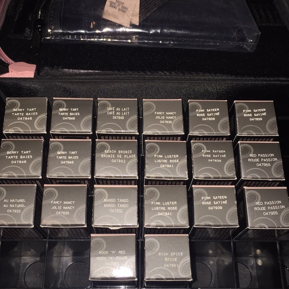 🌈HP🥳 BOGO nourishing + lipgloss by Mary Kay - Picture 3 of 3